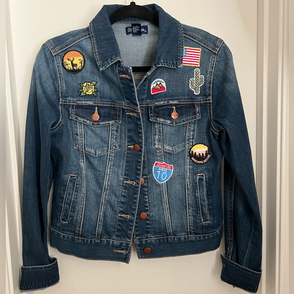 EUC Wrangler Patchwork Traveler Jean Jacket Size Medium